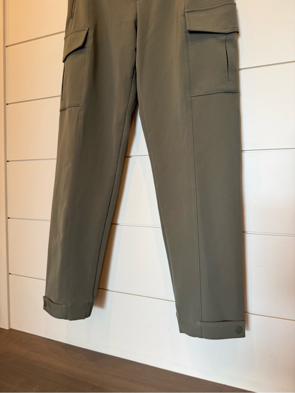 ATHLETA Endless High Rise Cargo Pants Size 6 - Picture 8 of 10